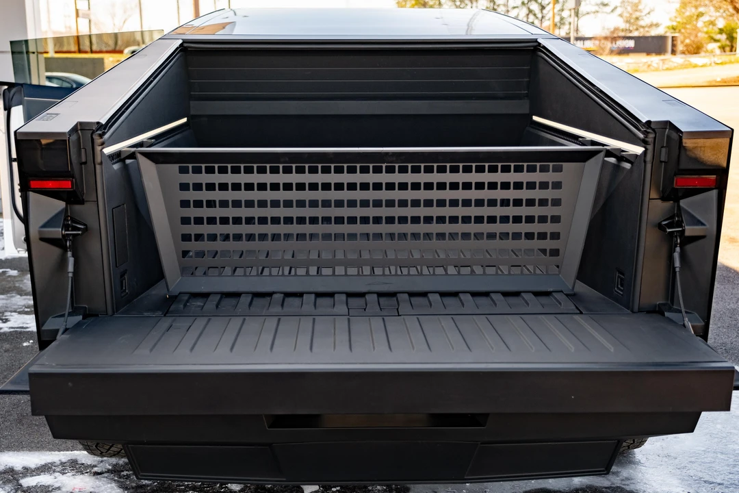 2024 Tesla Cybertruck - Image 23 of 31