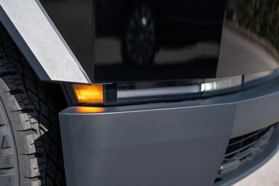 2024 Tesla Cybertruck - Image 15 of 31