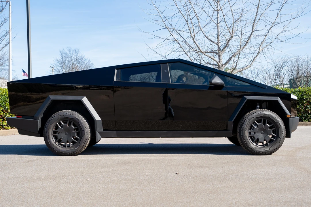 2024 Tesla Cybertruck - Image 11 of 31