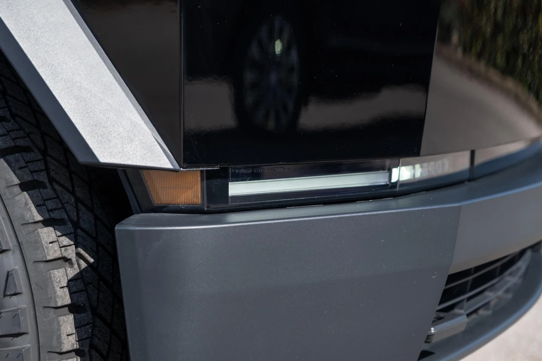 2024 Tesla Cybertruck - Image 14 of 31