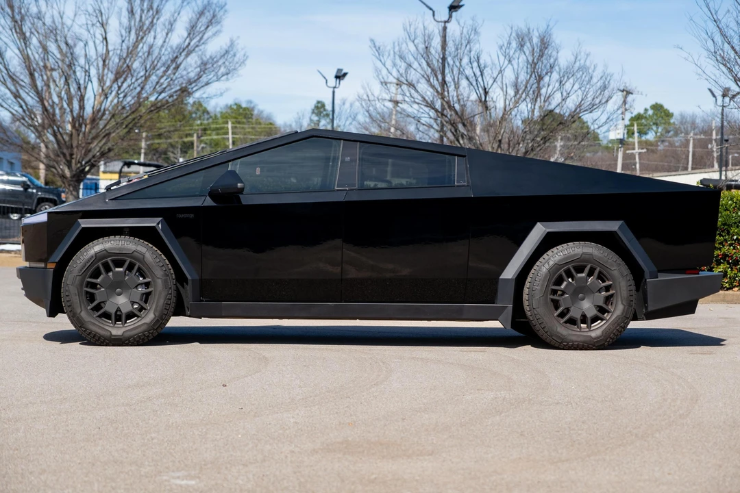2024 Tesla Cybertruck - Image 3 of 31