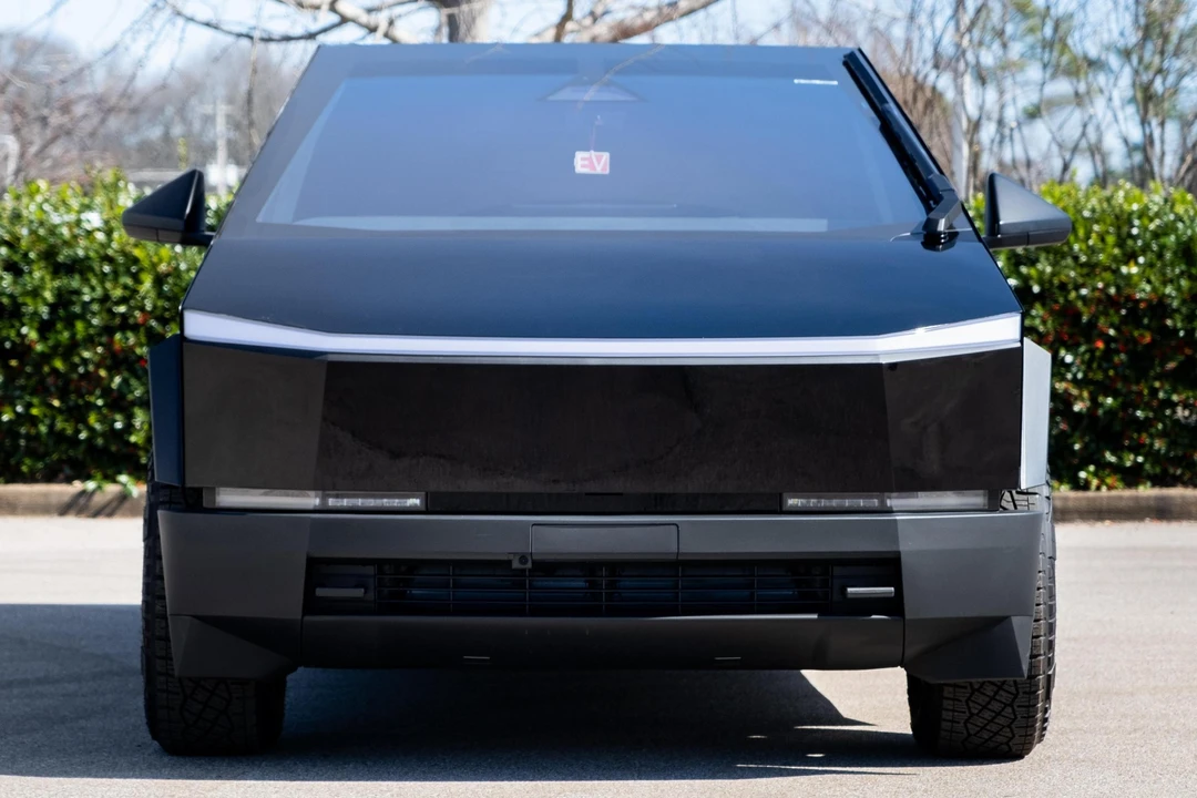 2024 Tesla Cybertruck - Image 2 of 31