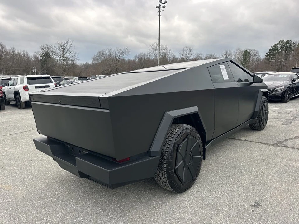 2024 Tesla Cybertruck - Image 5 of 12
