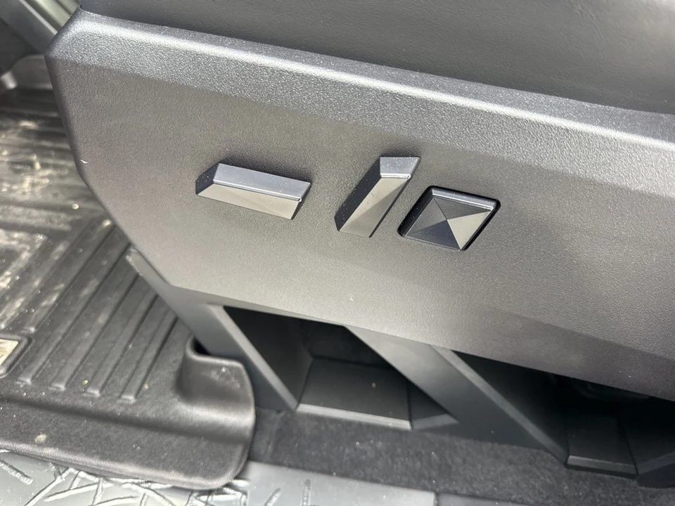 2024 Tesla Cybertruck - Image 10 of 12
