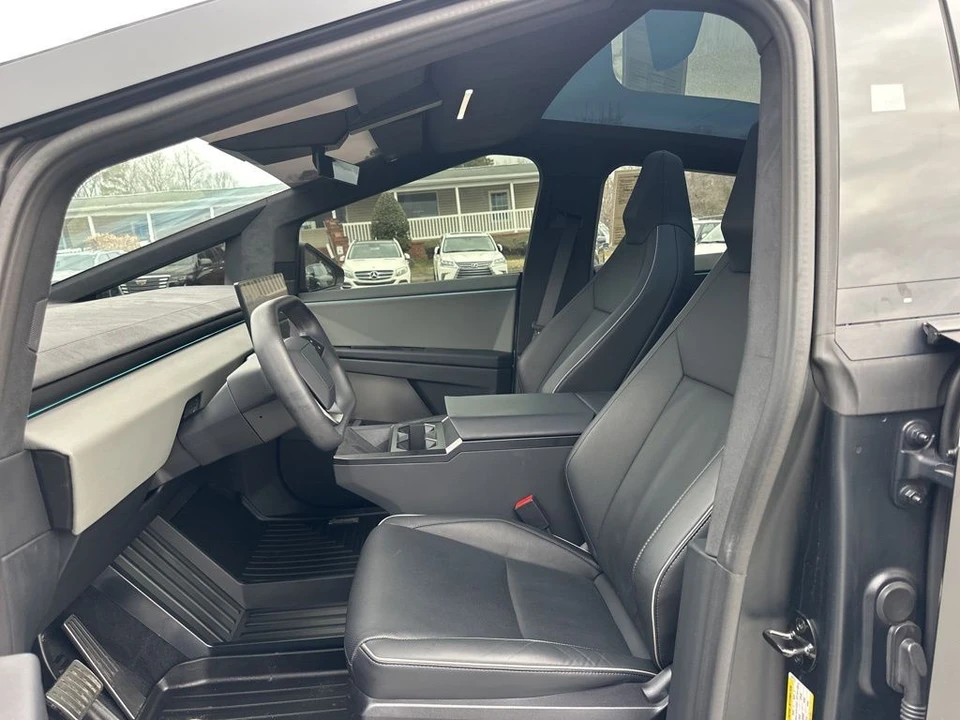 2024 Tesla Cybertruck - Image 9 of 12