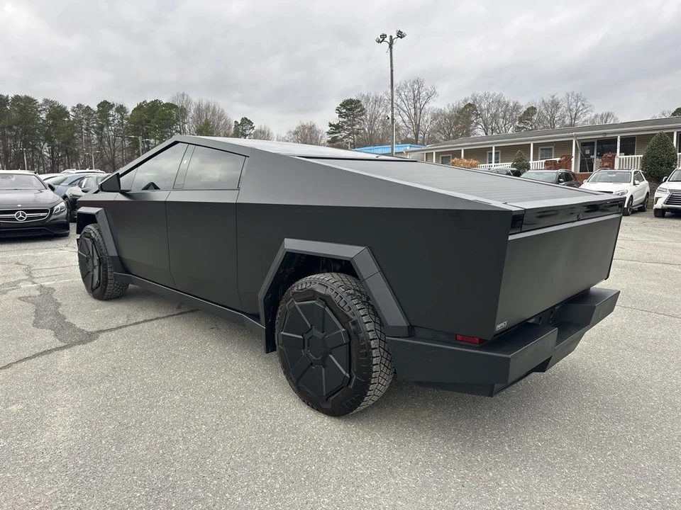 2024 Tesla Cybertruck - Image 3 of 12