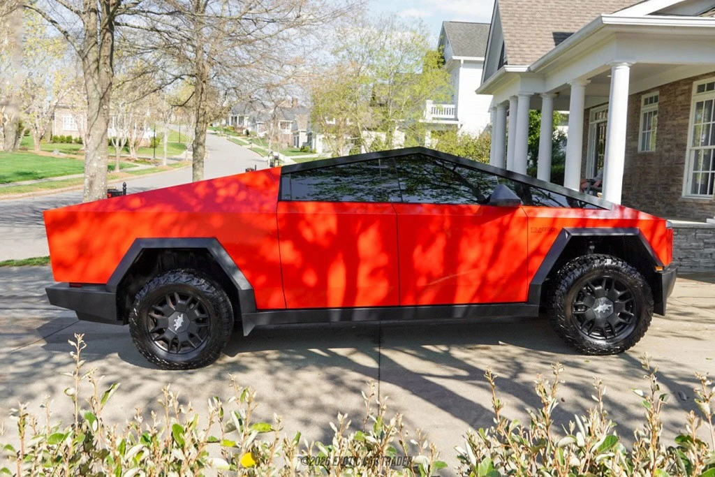 2024 Tesla Cybertruck - Image 9 of 12