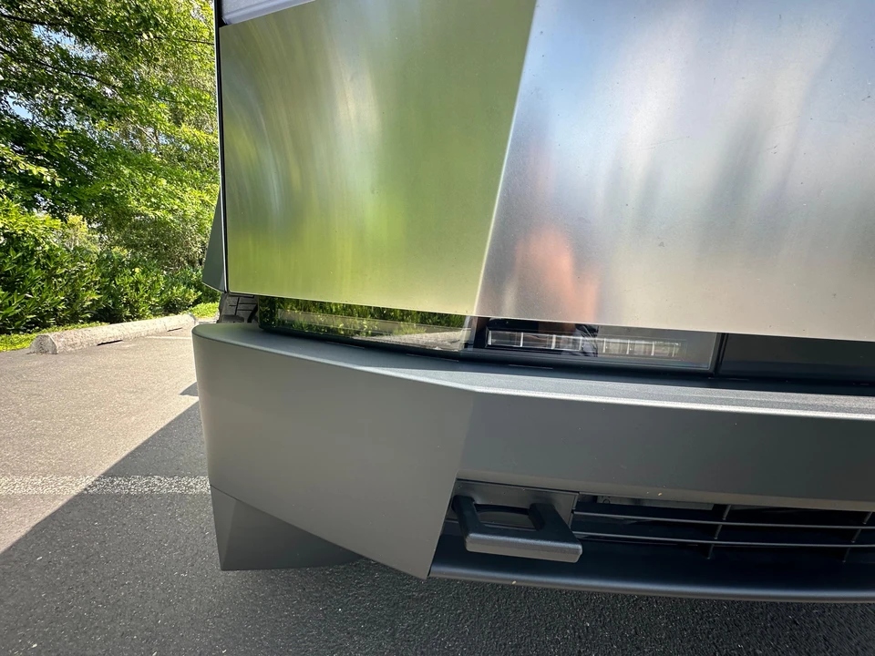 2024 Tesla Cybertruck - Image 18 of 31