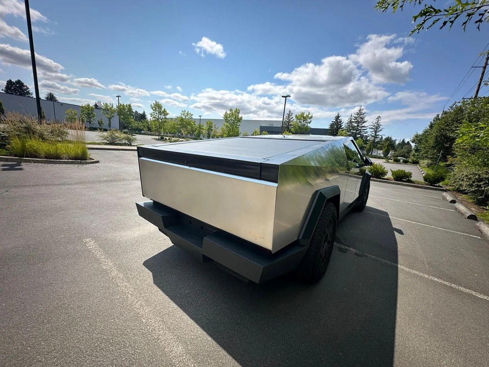 2024 Tesla Cybertruck - Image 7 of 31