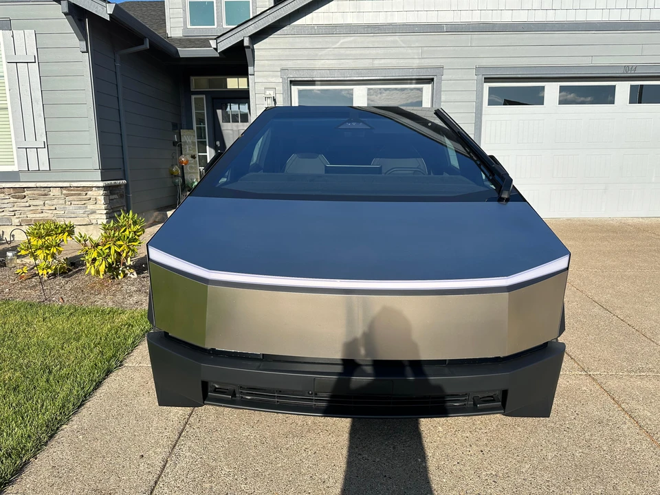 2024 Tesla Cybertruck - Image 9 of 31
