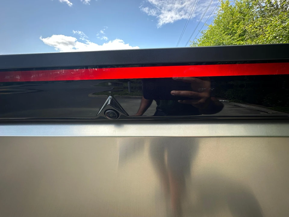 2024 Tesla Cybertruck - Image 27 of 31