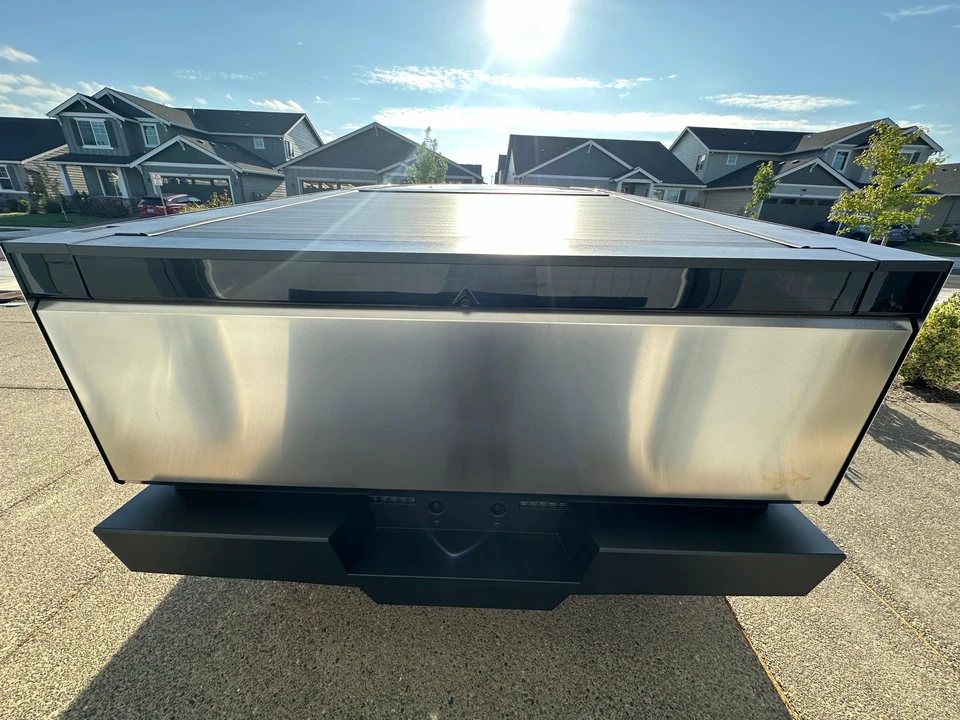 2024 Tesla Cybertruck - Image 14 of 31