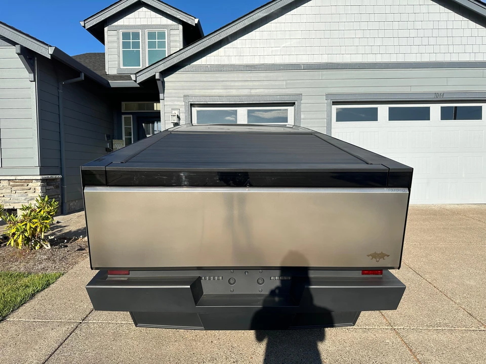 2024 Tesla Cybertruck - Image 13 of 31