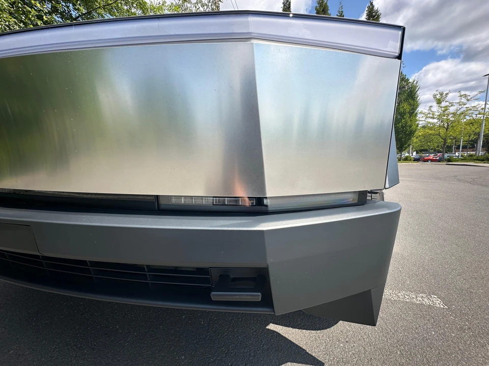 2024 Tesla Cybertruck - Image 19 of 31