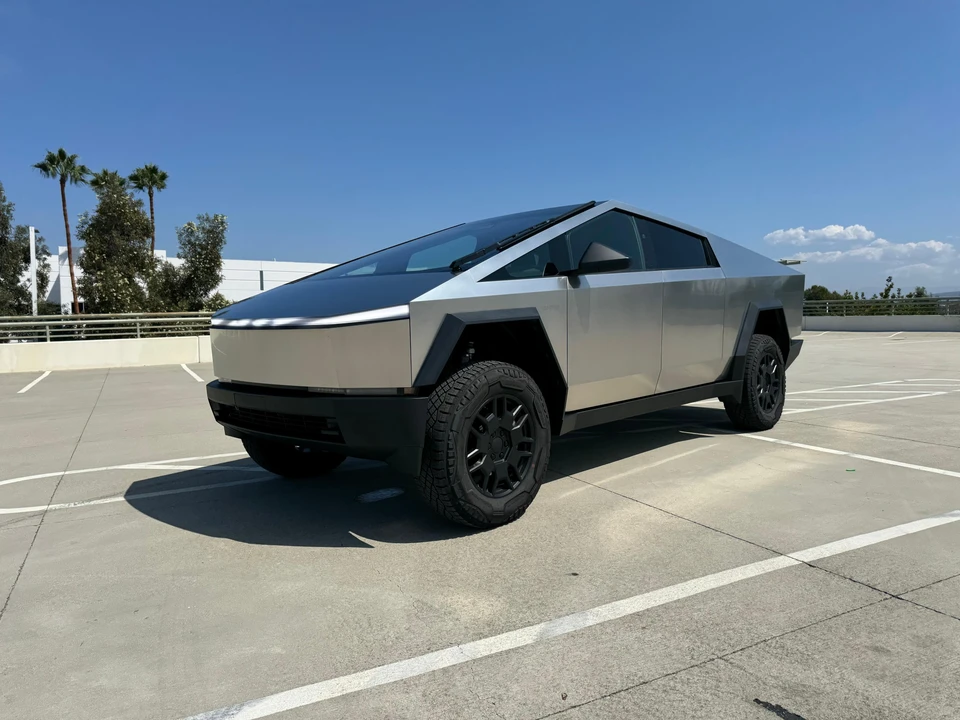 2024 Tesla Cybertruck - Image 18 of 31