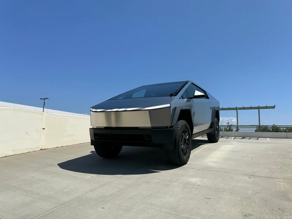 2024 Tesla Cybertruck - Image 13 of 31