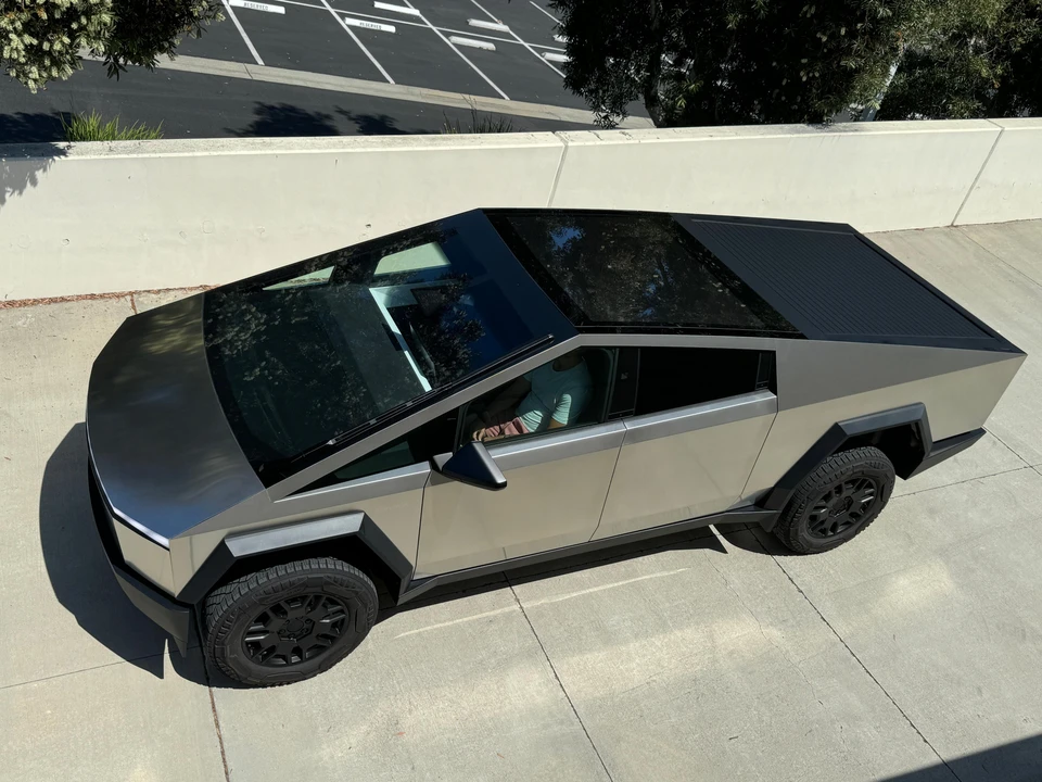 2024 Tesla Cybertruck - Image 22 of 31