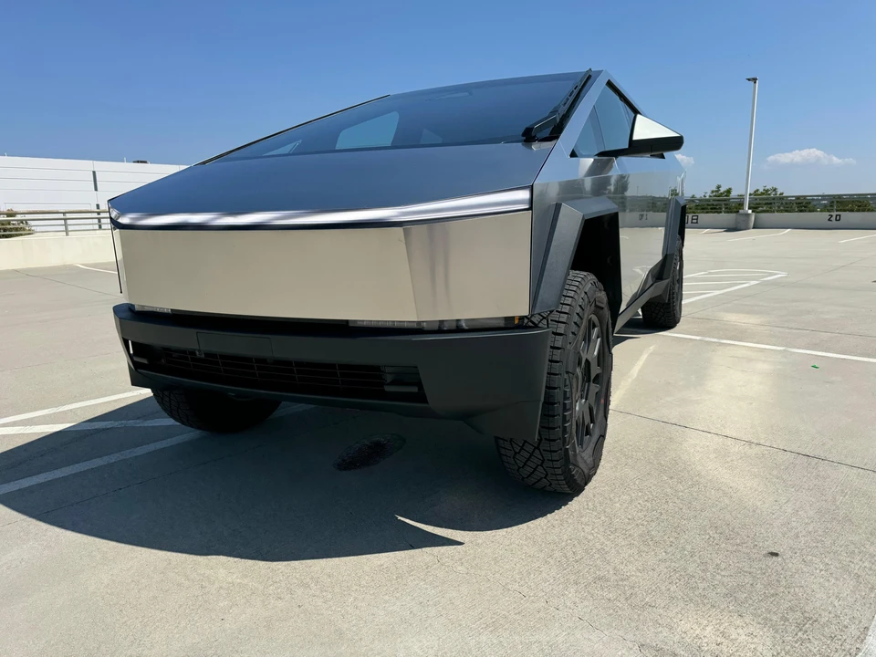 2024 Tesla Cybertruck - Image 15 of 31