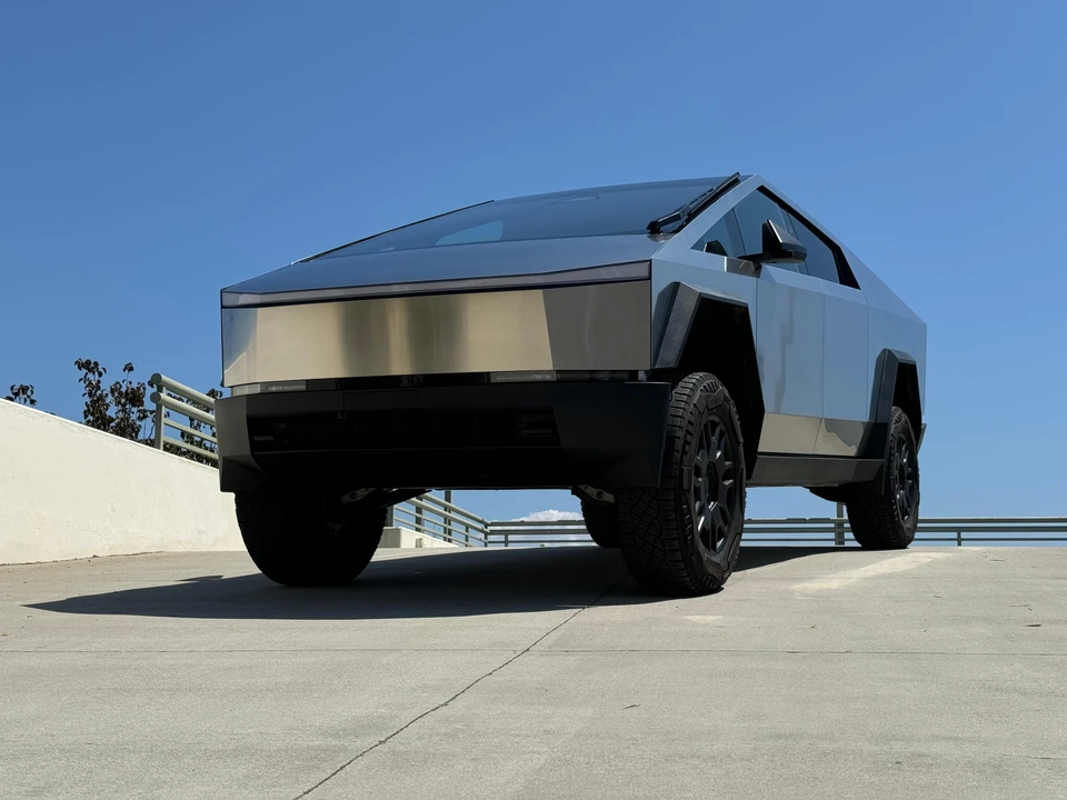 2024 Tesla Cybertruck - Image 10 of 31