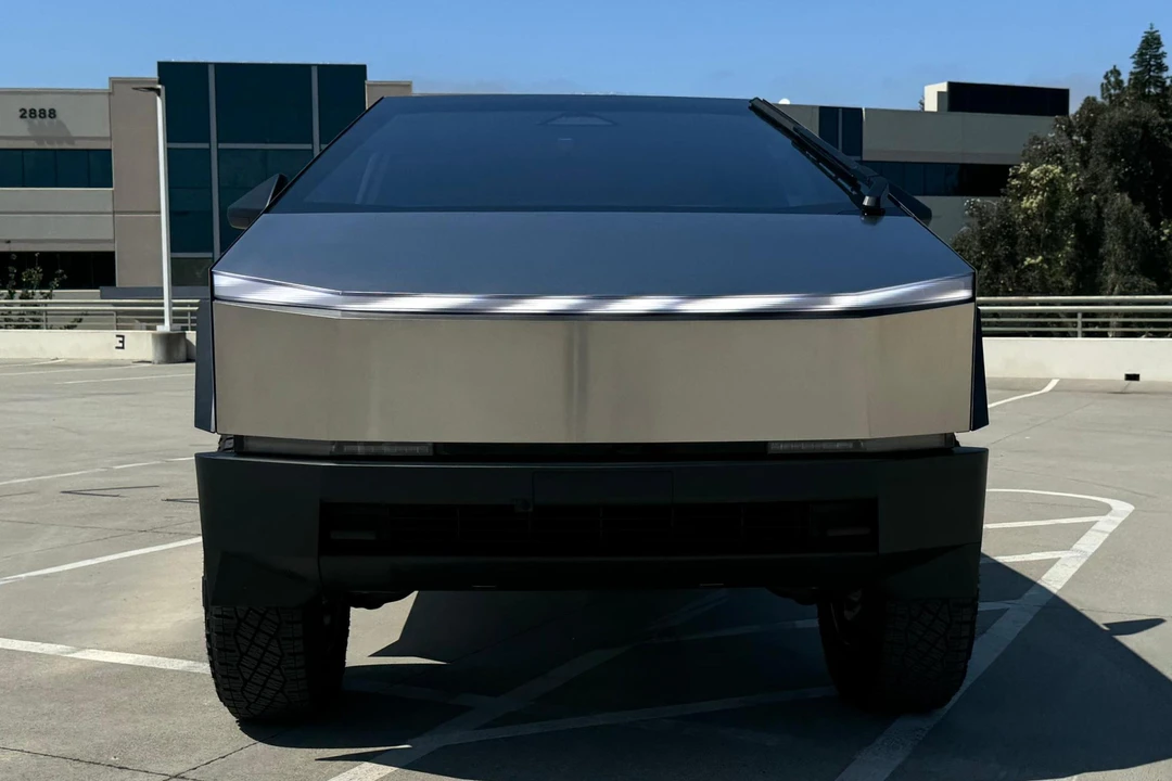 2024 Tesla Cybertruck - Image 2 of 31