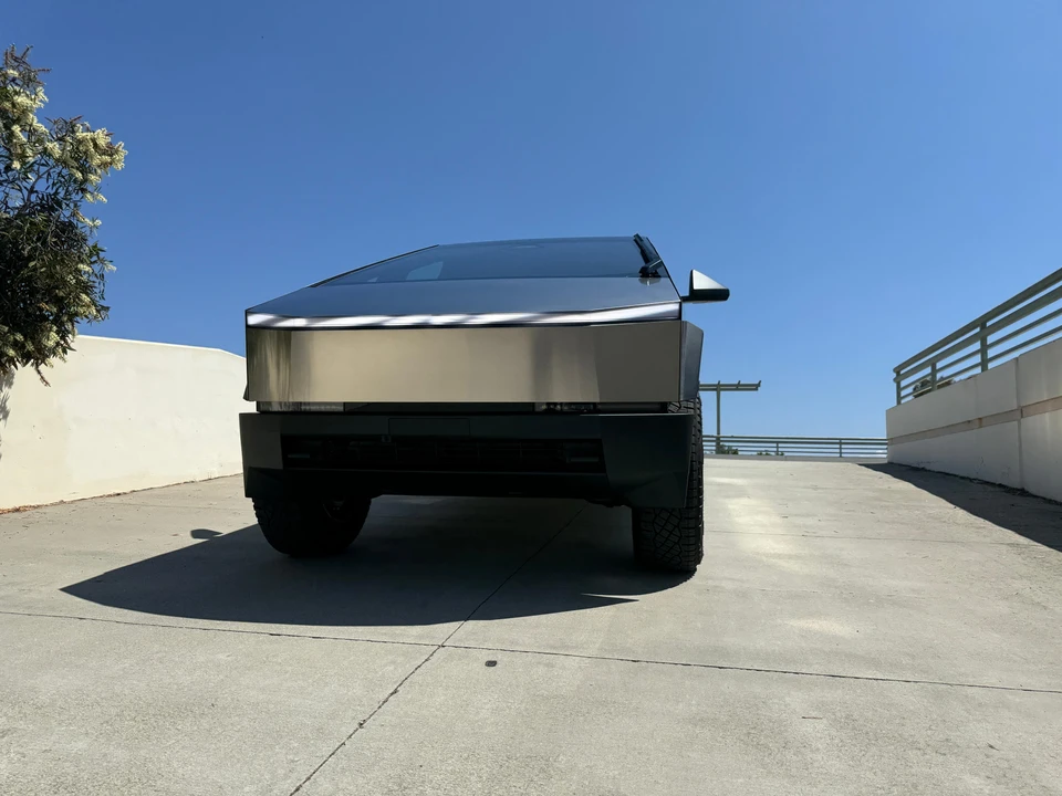 2024 Tesla Cybertruck - Image 8 of 31
