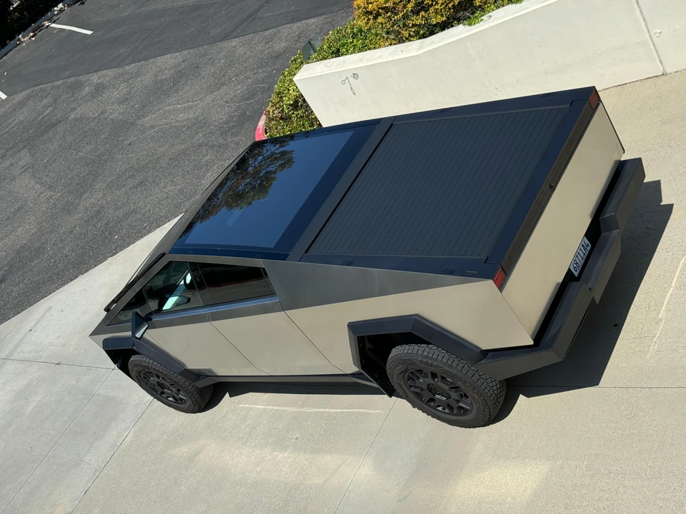 2024 Tesla Cybertruck - Image 27 of 31