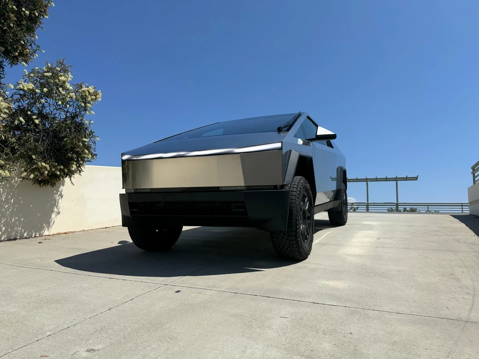 2024 Tesla Cybertruck - Image 9 of 31