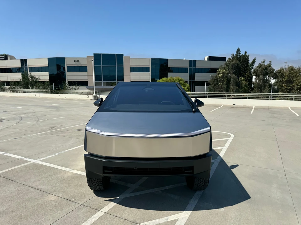 2024 Tesla Cybertruck - Image 6 of 31