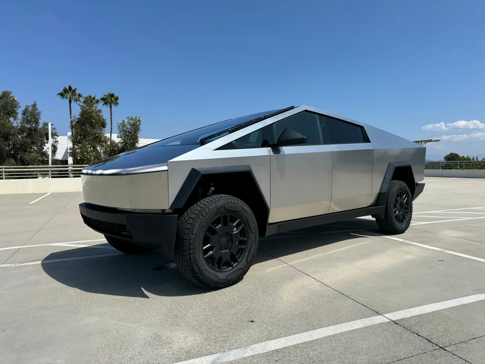2024 Tesla Cybertruck - Image 19 of 31