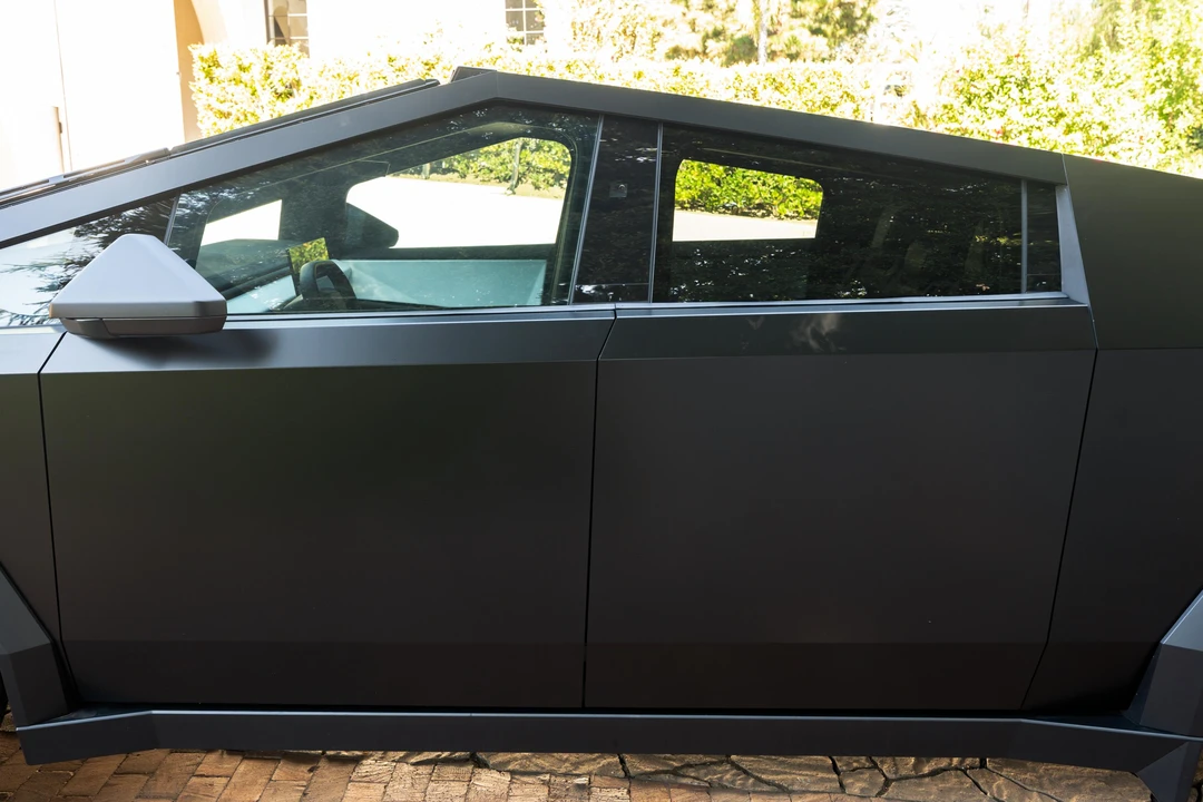 2024 Tesla Cybertruck - Image 16 of 31