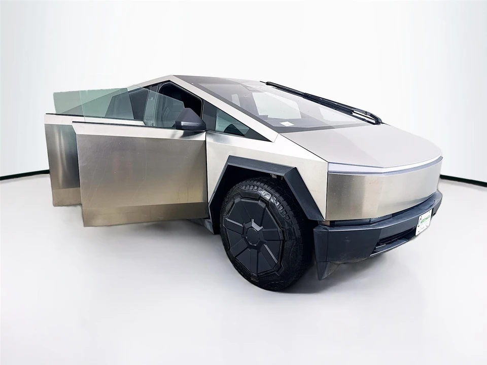2024 Tesla Cybertruck - Image 18 of 19