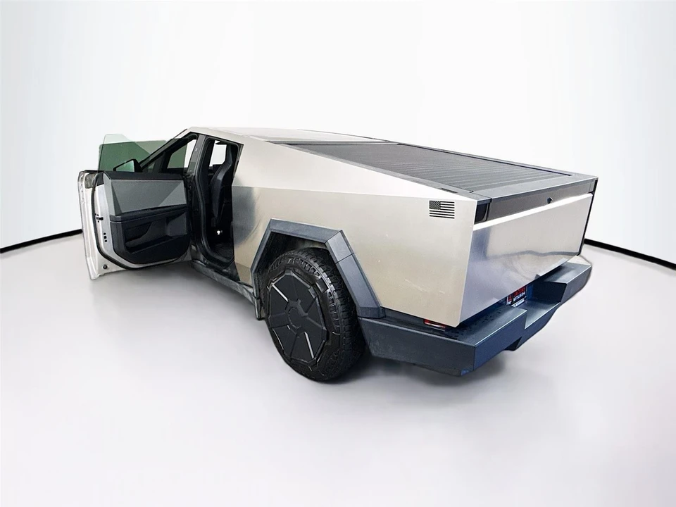 2024 Tesla Cybertruck - Image 19 of 19