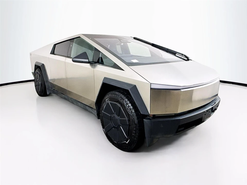 2024 Tesla Cybertruck - Image 15 of 19