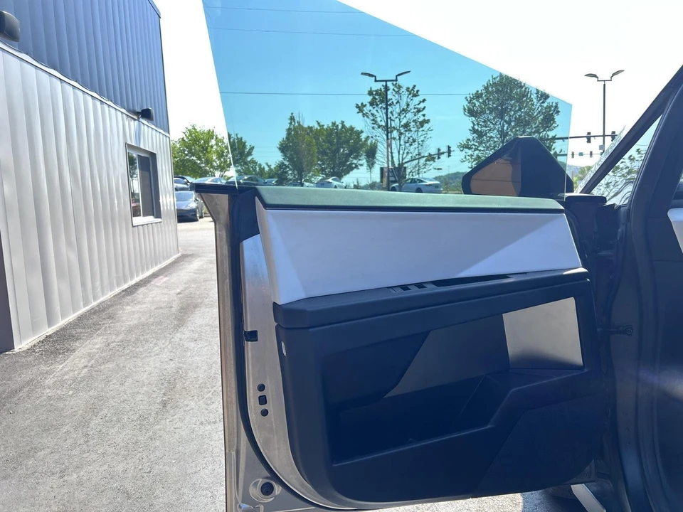 2024 Tesla Cybertruck - Image 8 of 14