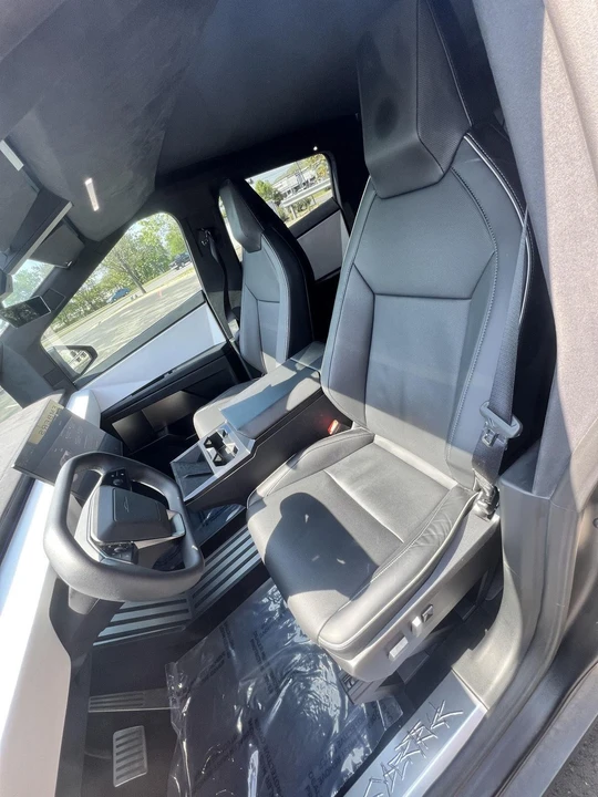 2024 Tesla Cybertruck - Image 9 of 14