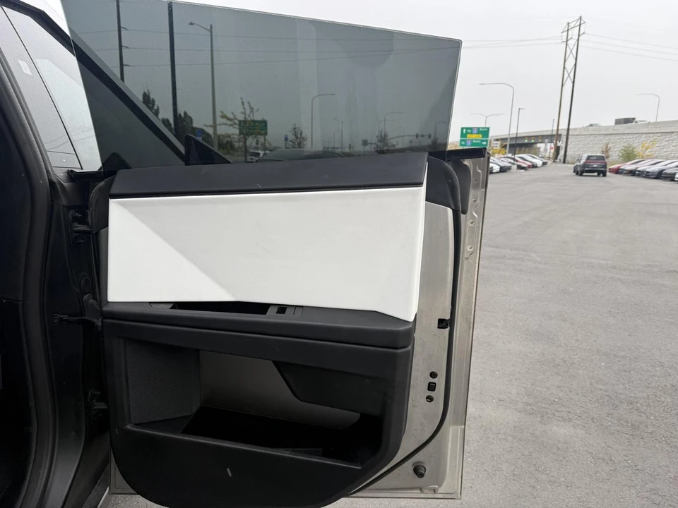 2024 Tesla Cybertruck - Image 20 of 21