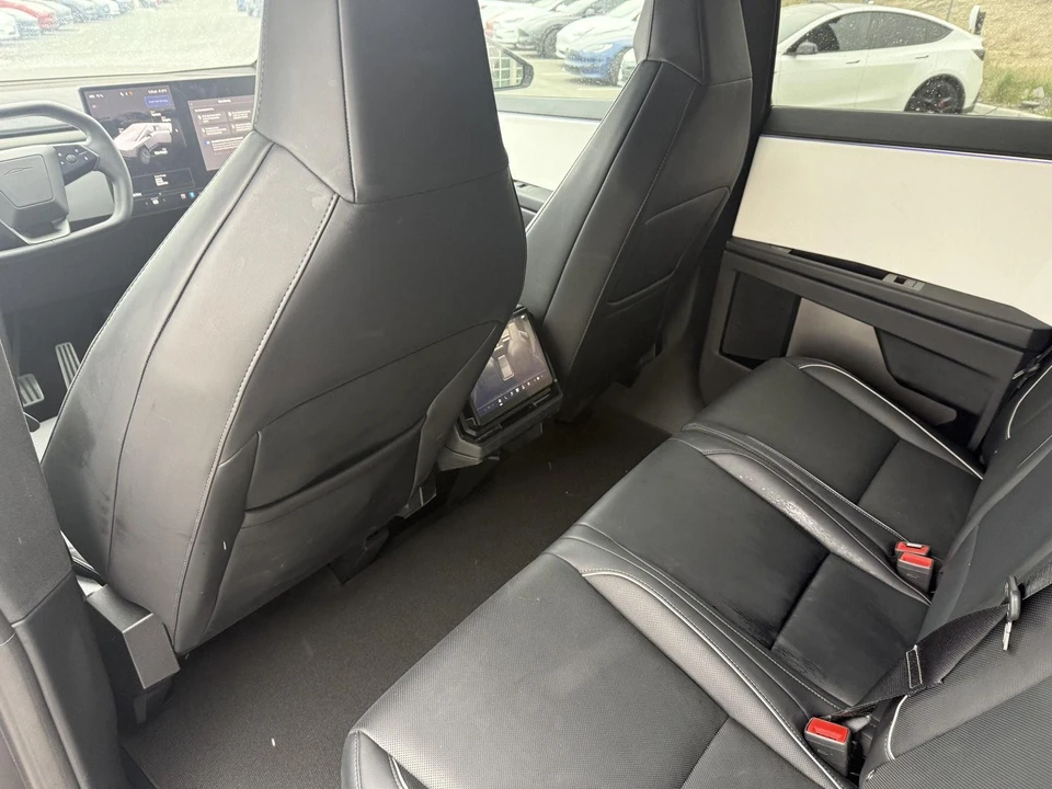 2024 Tesla Cybertruck - Image 16 of 21