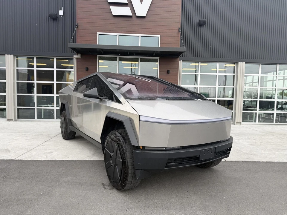 2024 Tesla Cybertruck - Image 3 of 21