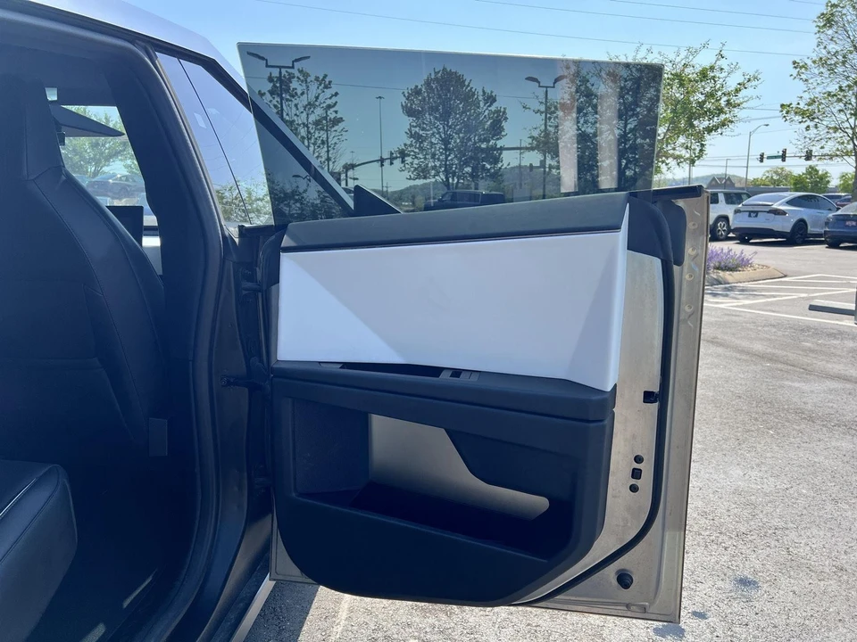 2024 Tesla Cybertruck - Image 11 of 14