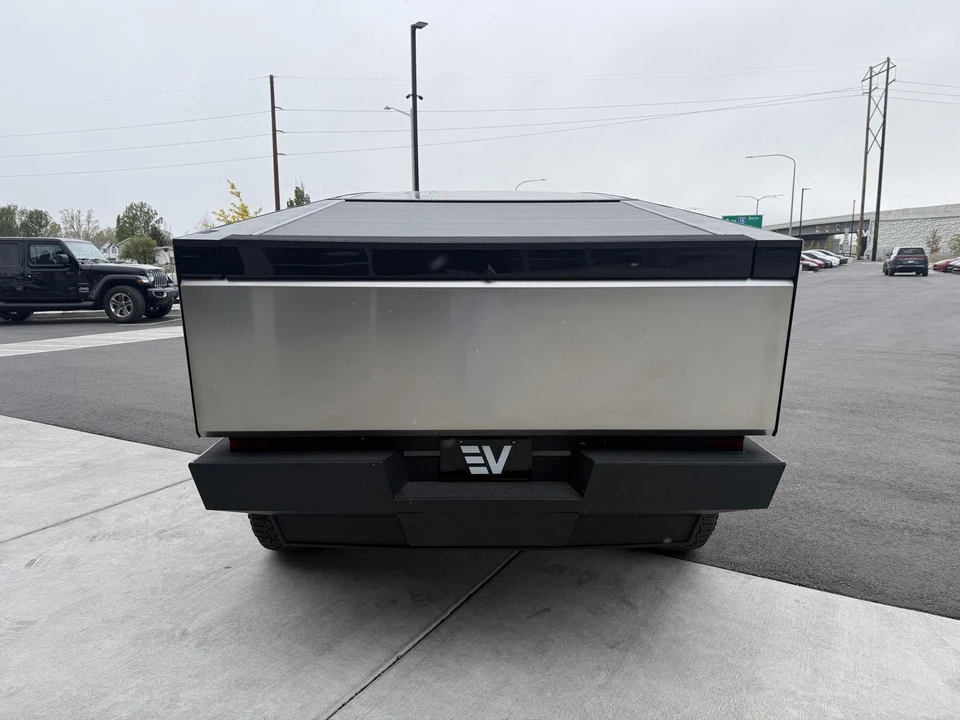 2024 Tesla Cybertruck - Image 8 of 21