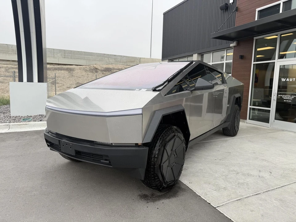 2024 Tesla Cybertruck - Image 5 of 21