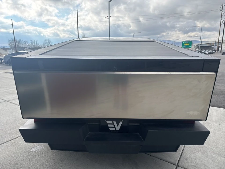 2024 Tesla Cybertruck - Image 8 of 13