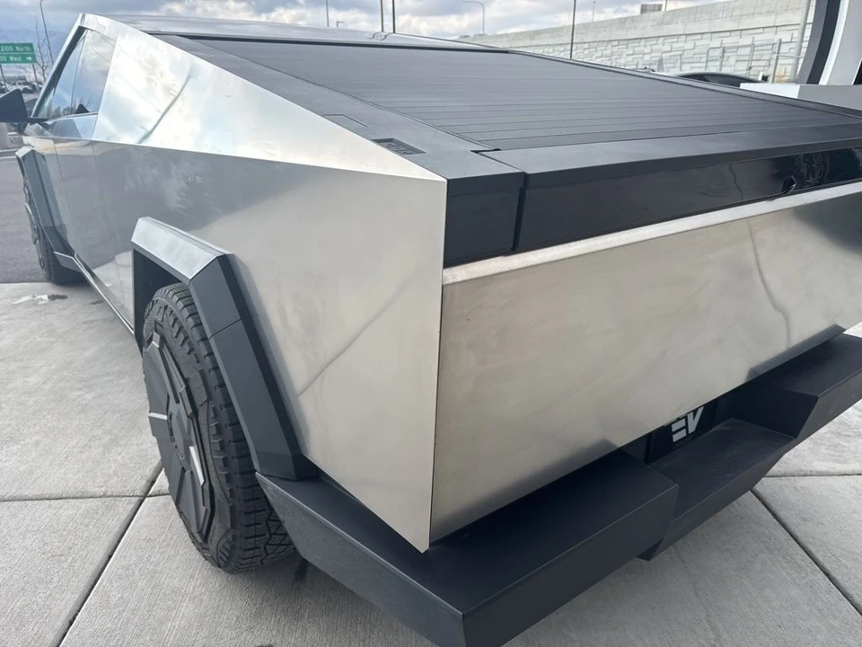 2024 Tesla Cybertruck - Image 7 of 13