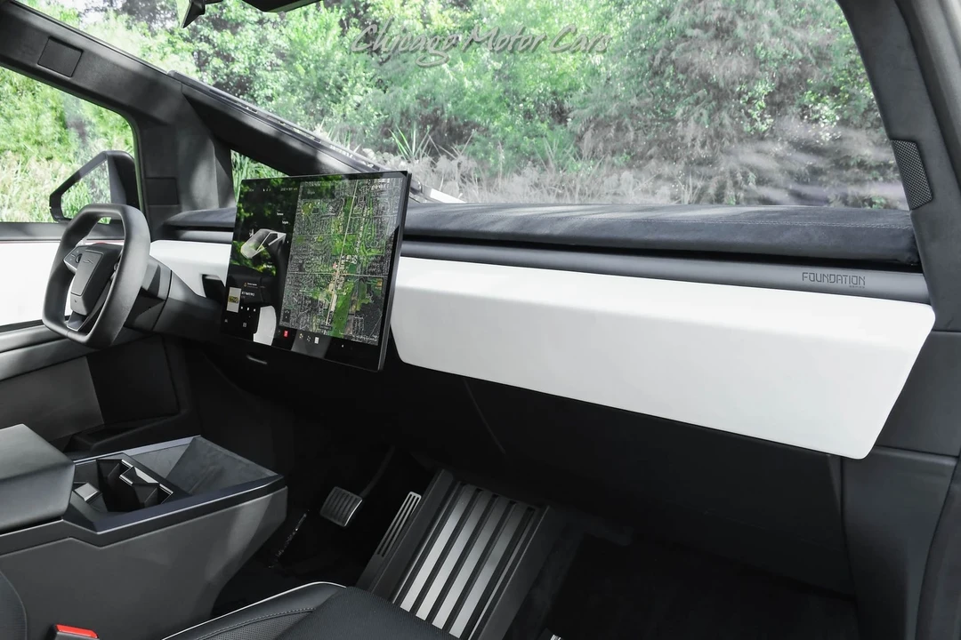 2024 Tesla Cybertruck - Image 18 of 21