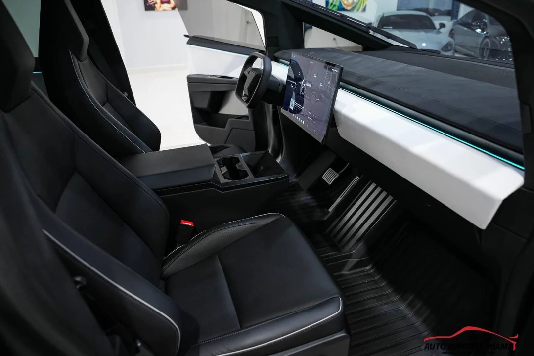 2024 Tesla Cybertruck - Image 11 of 12