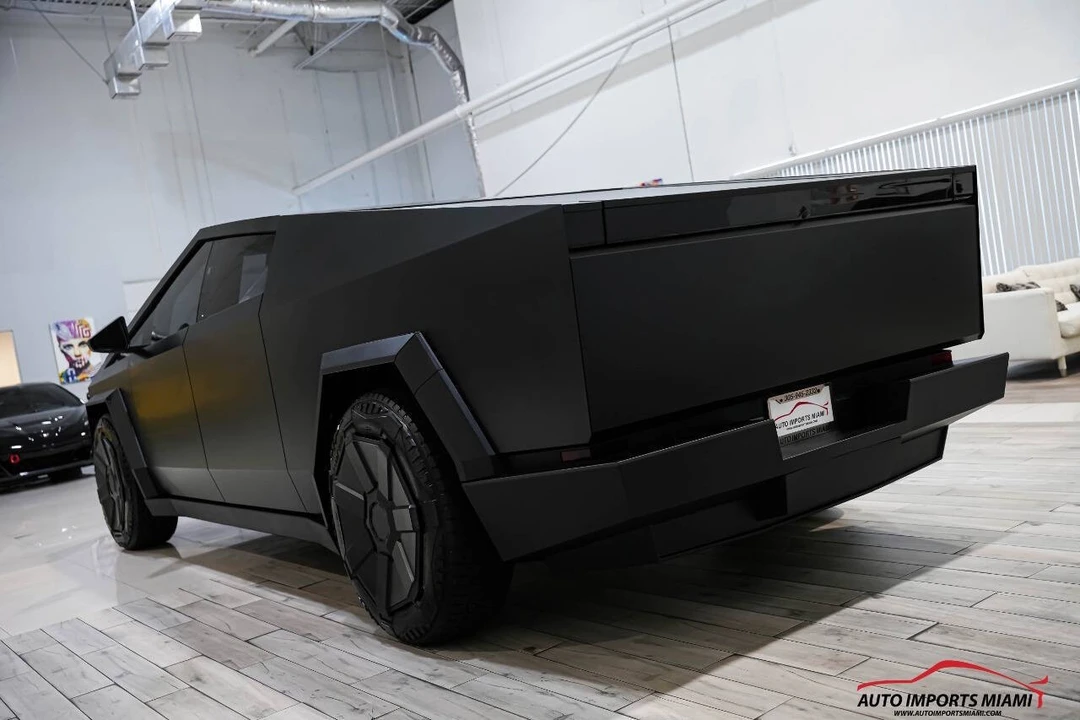 2024 Tesla Cybertruck - Image 14 of 21