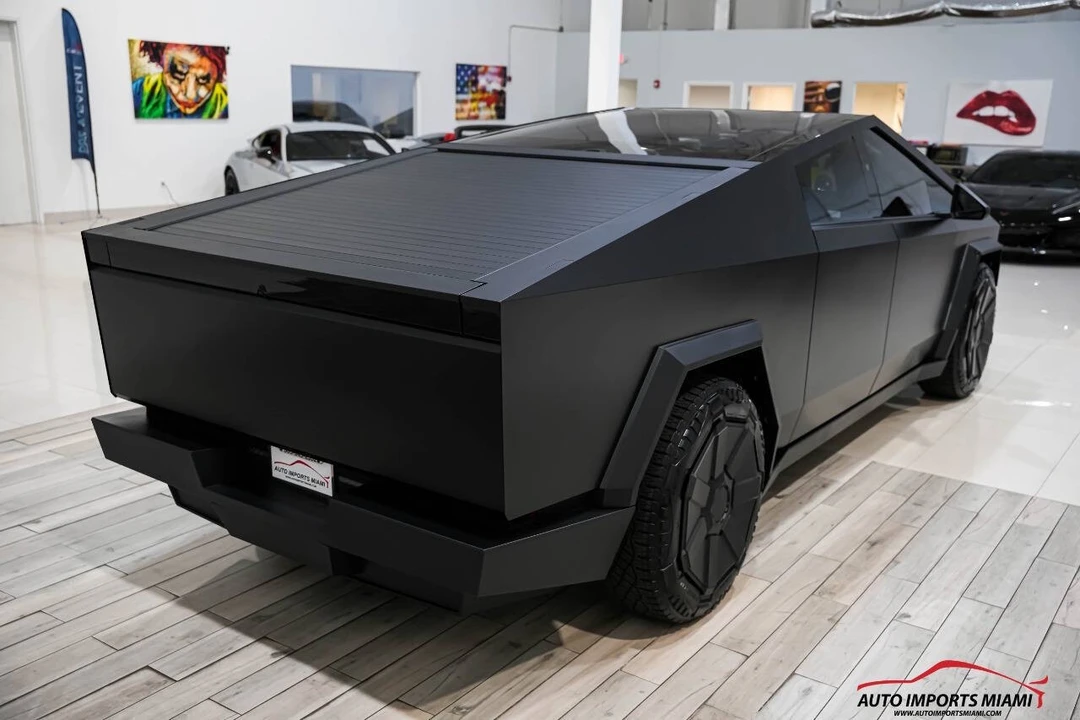 2024 Tesla Cybertruck - Image 19 of 21