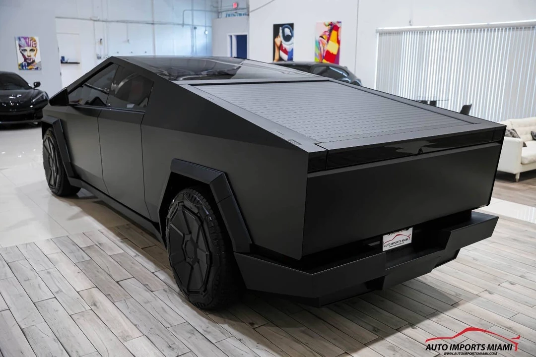 2024 Tesla Cybertruck - Image 13 of 21