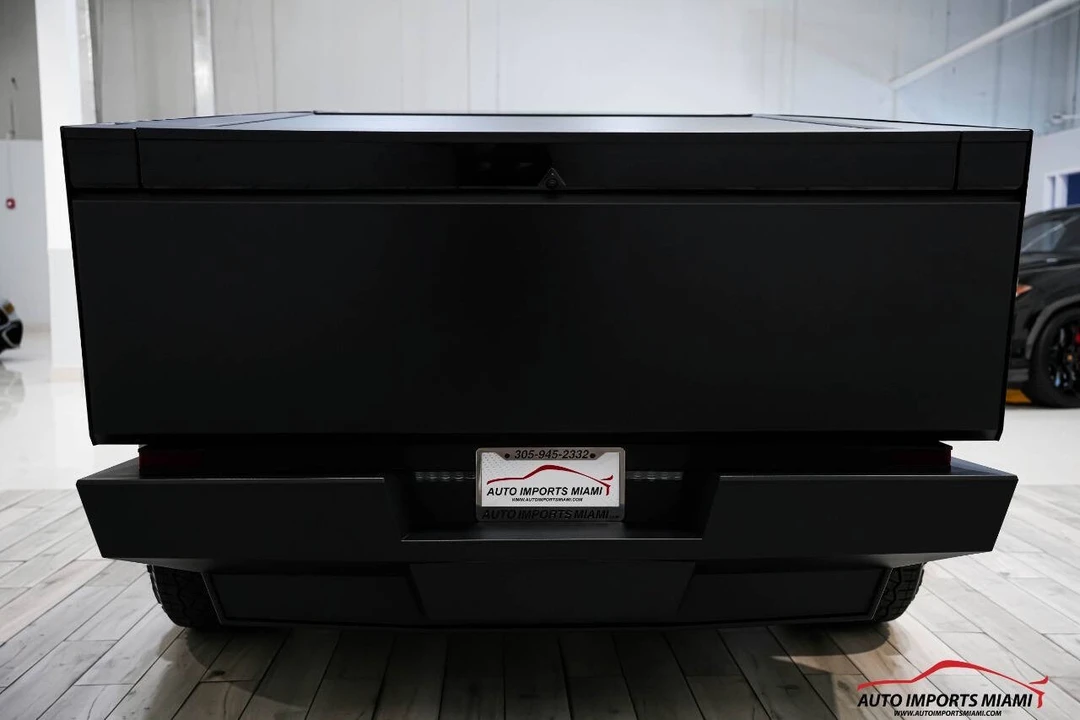 2024 Tesla Cybertruck - Image 16 of 21