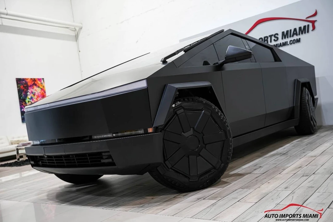 2024 Tesla Cybertruck - Image 3 of 21